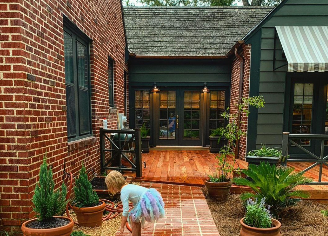 6 Small Glimpses Into The Napier's Old English Home