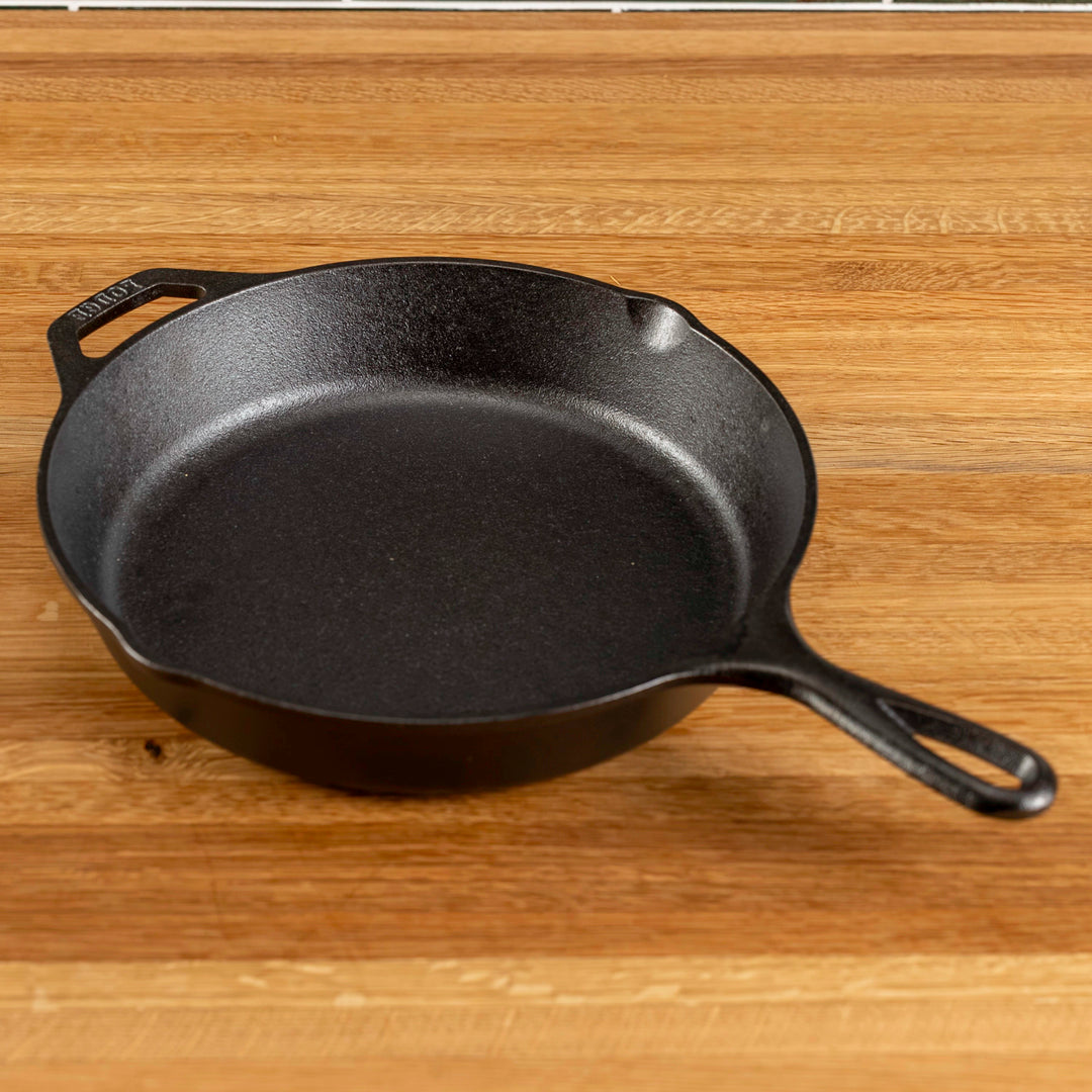 Laurel Machine &amp; Foundry Co. Cast Iron Skillet