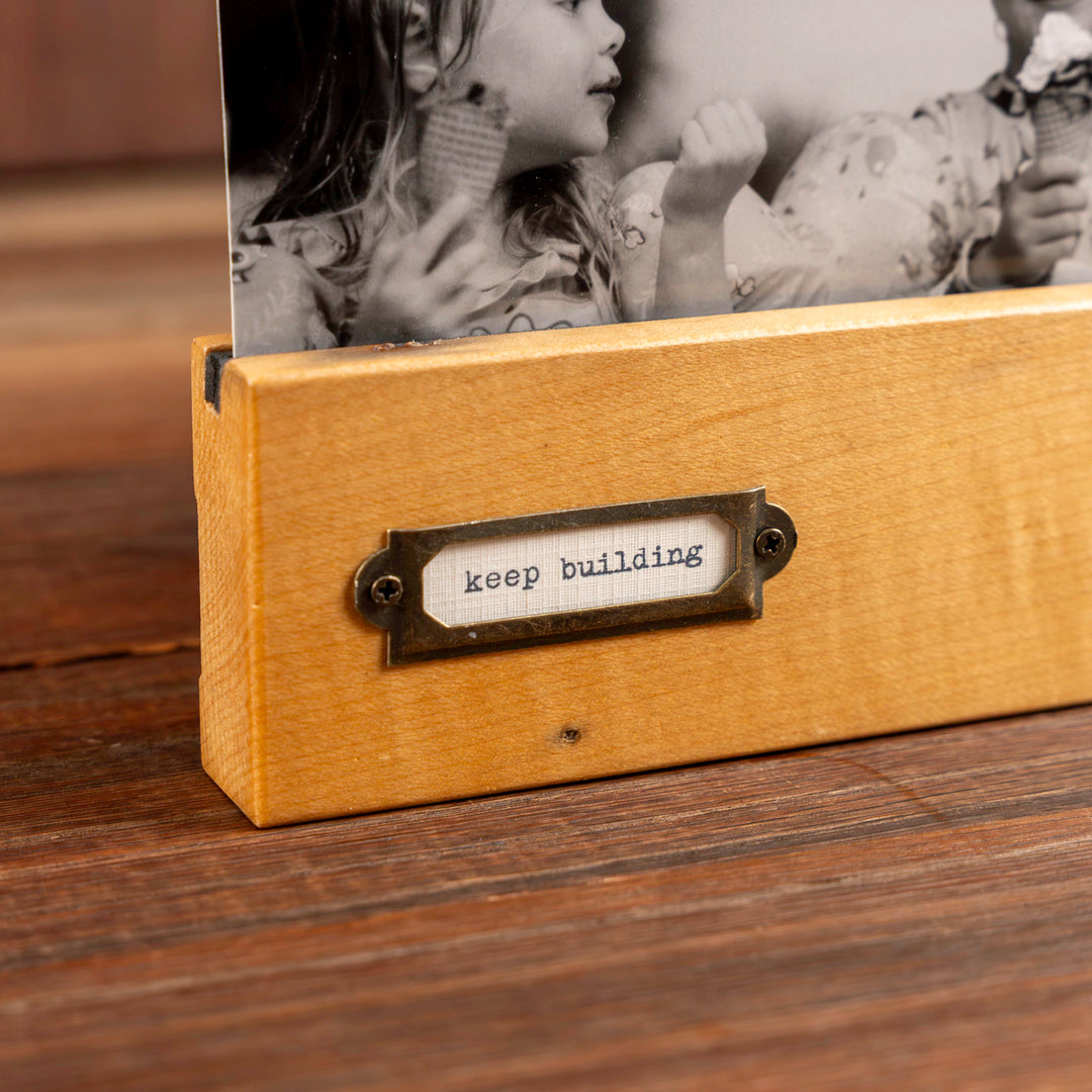 The Heirloom Photo Rail