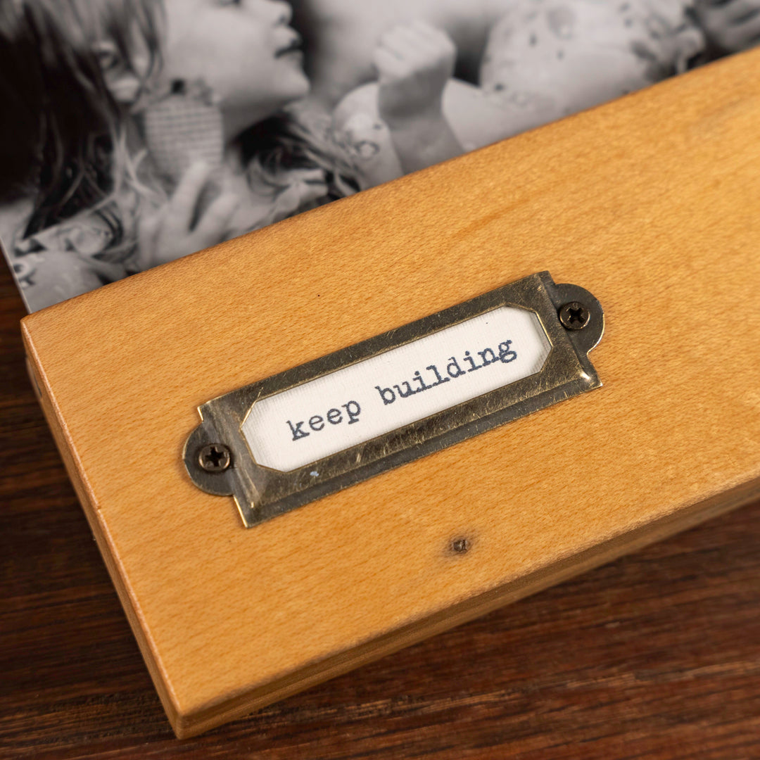 The Heirloom Photo Rail